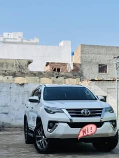 Toyota Fortuner 2019 V