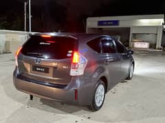 Toyota Prius Alpha 2013/17 full orignal