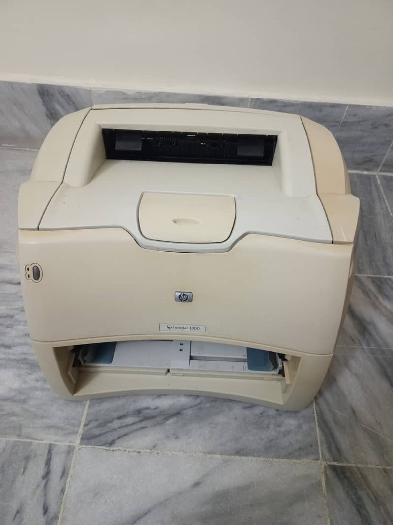 HP LaserJet 1300 Printer 0