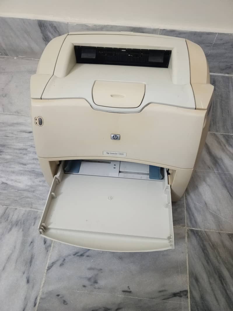 HP LaserJet 1300 Printer 1