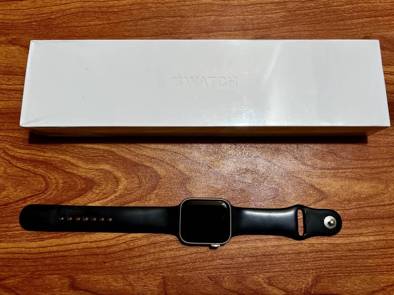 Apple Watch Series 6 (97% Battery Health) 1