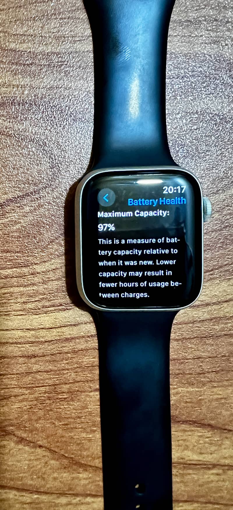 Apple Watch Series 6 (97% Battery Health) 7