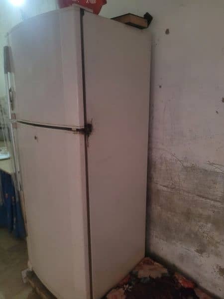 dawlance  jambo size frige 3