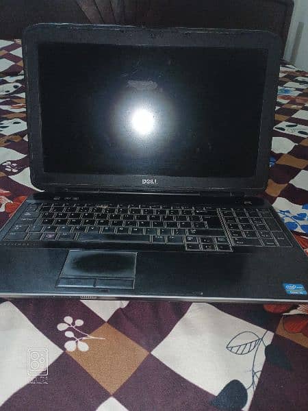 DELL Laptop 4