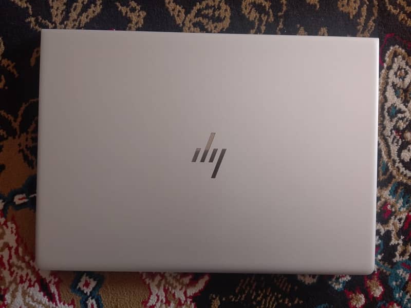 HP Elitebook 840 G5 i5 8th Generation. M2 CHIP  URGENT SELL. 3