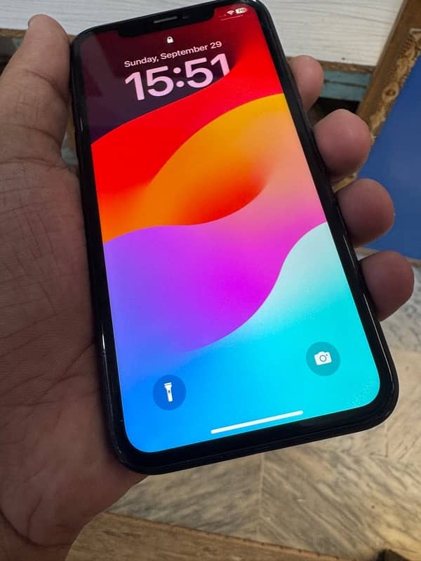 iphone XR  64 gb black clr 3