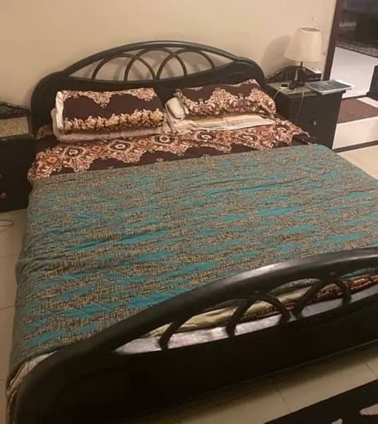 Queen Size Bed 2