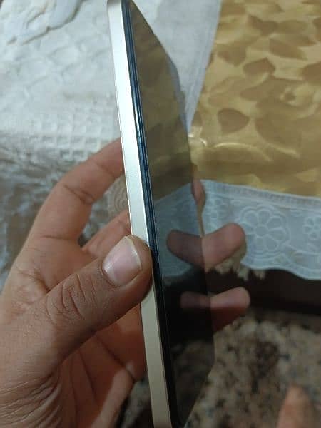 Vivo Y36 8+8 128 gold 1