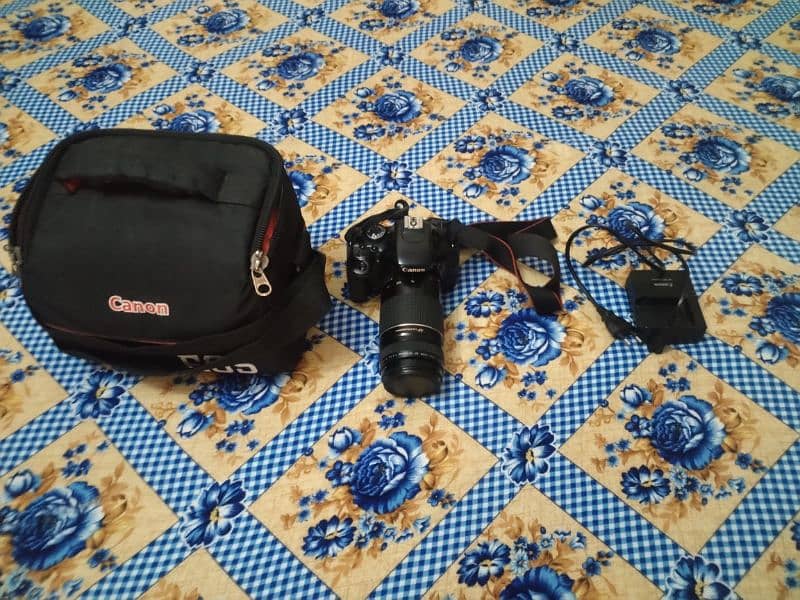 Dslr Canon 600d with EF 70-300mm lens with accessories sale & exchange 0