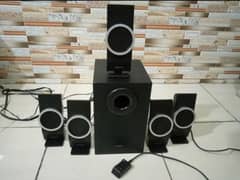 Mini home theater system 10/10 condition brand creative USA