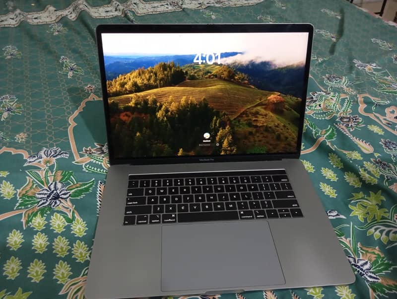 Macbook pro 16/256gb for sale 1