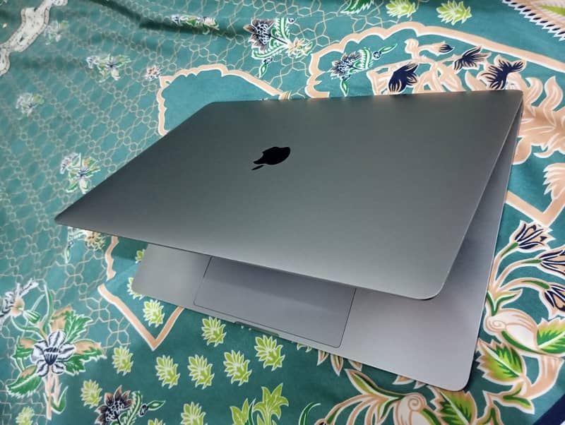 Macbook pro 16/256gb for sale 2