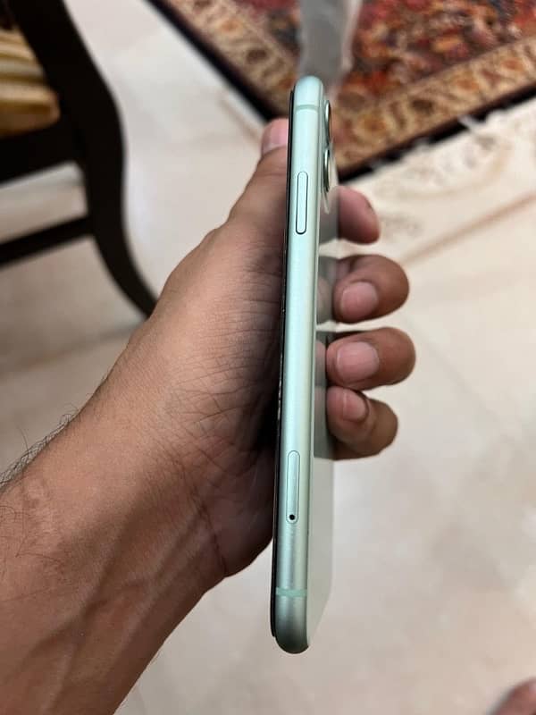 Iphone 11 64 Gb PTA approved 10/10 only kit 2