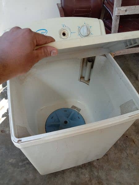 Dawlance Washing Machine for sale in good condition 2