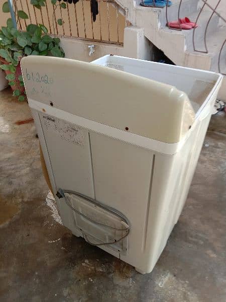 Dawlance Washing Machine for sale in good condition 5