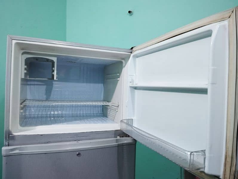 WAVES full/jumbo size fridge 3