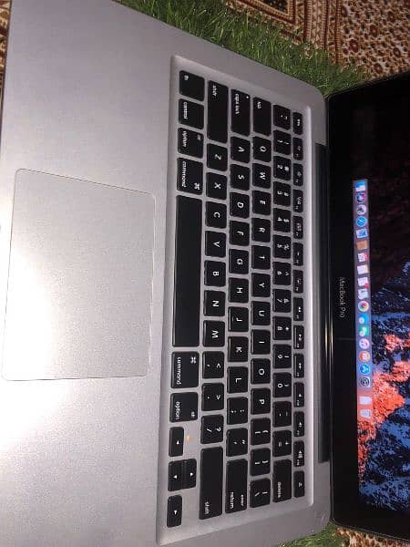 MacBook pro 2012 10/9 condition two week used only 2