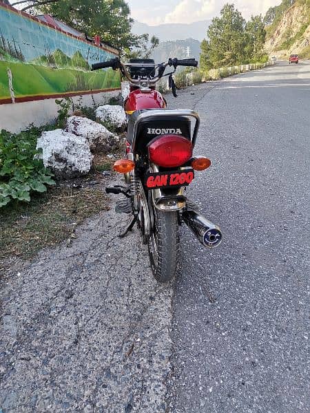 honda 125 red clr gldn nmb location balakot 3