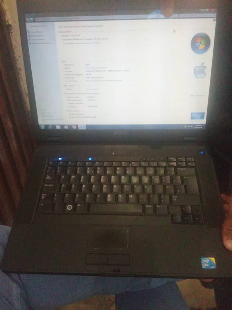 Dell Laptop with Windows 7 Professional - Excellent Condition! 1