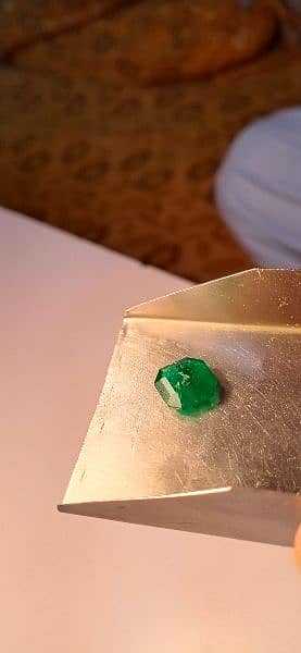 swat Emerald big size stone 2