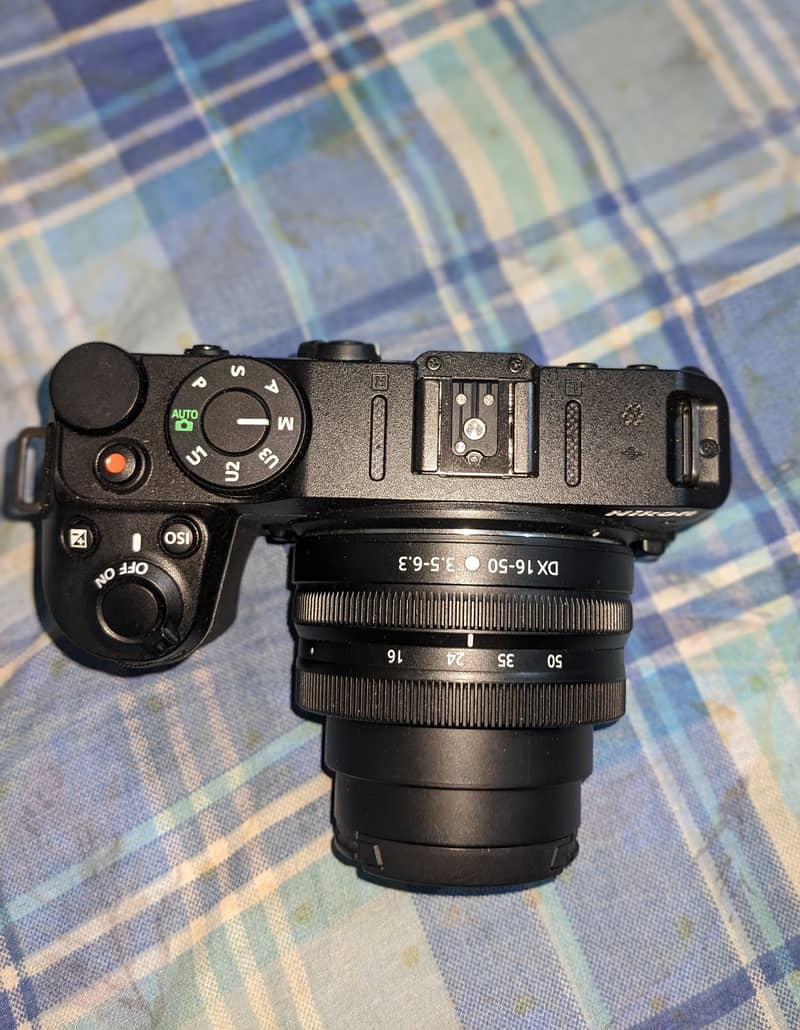 Nikon Z30 with 16-50 kit lense 2