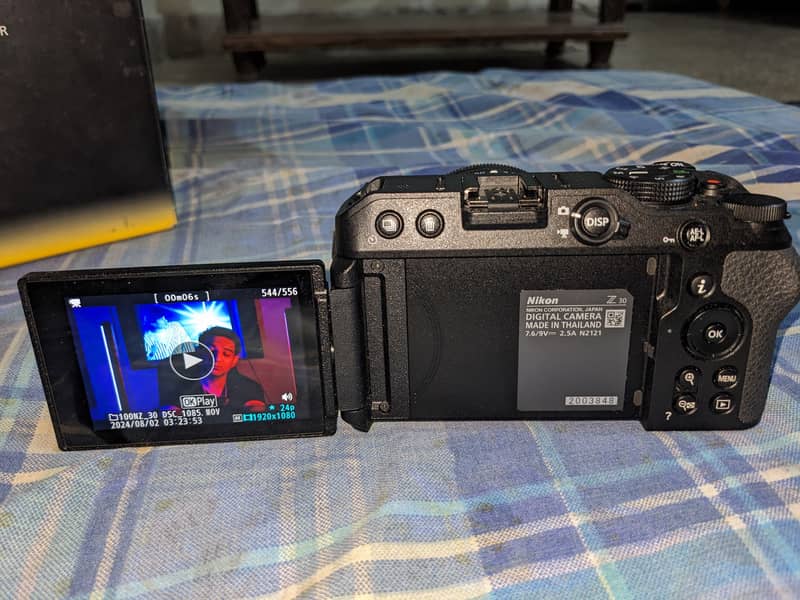 Nikon Z30 with 16-50 kit lense 4