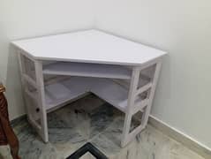 Corner Table