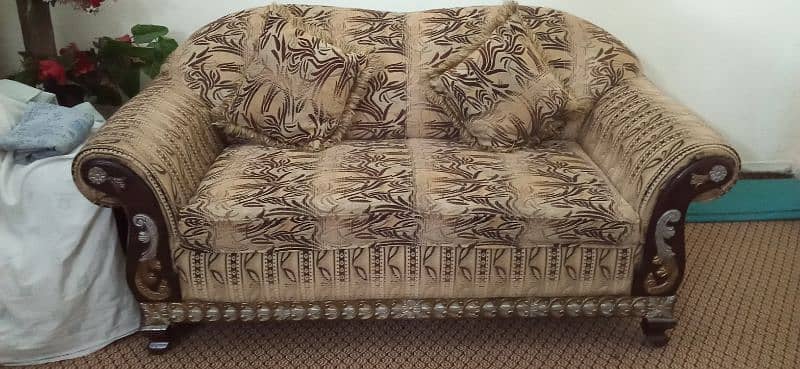 7-Seater Sofa strong Shesham Wood with cousin and One Center Table. 1