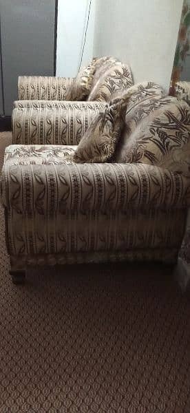 7-Seater Sofa strong Shesham Wood with cousin and One Center Table. 14