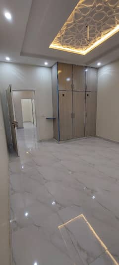 10MARLA LIKE NEW TILE FLOORING LOWER PORTION FOR RENT IN ALLAMA IQBAL TOWN