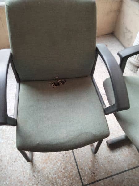 selling 3 in 1 and two single chairs 1