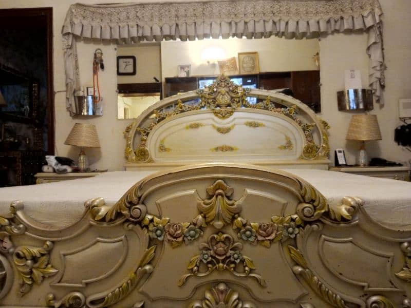 bed set with side tables and dressing table 3