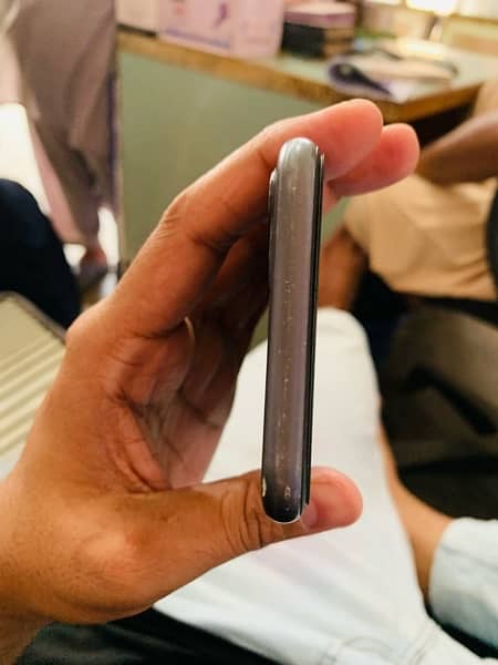 iPHONE 11 non PTA BLACK 8.5/10 2