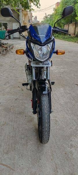 Honda CB 125F 4