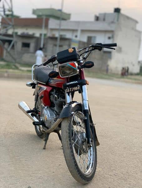 Honda CG125 Sialkot ka number laga hua hai 2