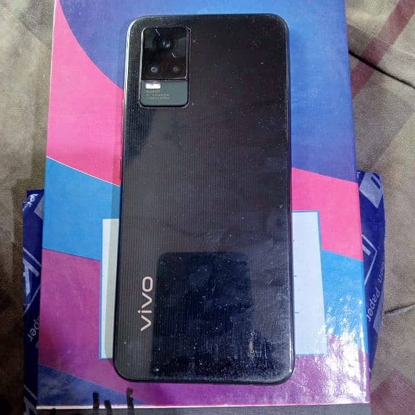 vivo v21e box charger hai 1