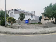 1 Kanal Corner Plot On Main Boulevard Bahria Town