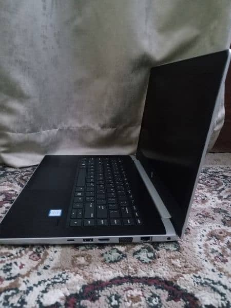 hp laptop 8th generation  in very good condition 2