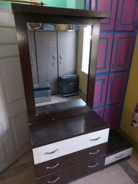 Dressing table for Sale 1