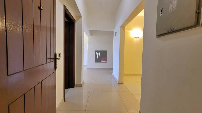 1800 Sq. ft Ultra Luxury Apartment In A Top Notch High Rise Building Located In KDA Scheme 1 Behind Karsaz Only For Top Executives Of Renowned MNCs Looking For A Centrally Located Residence For Themselves In A Secure Locality 8