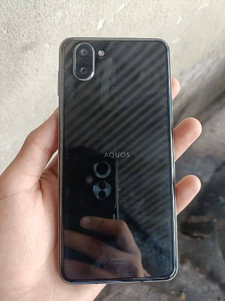 aquos r3 5