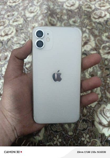 IPHONE 11 white colour 0