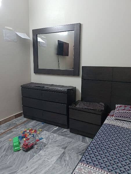 bed set  without mattress for sale 1