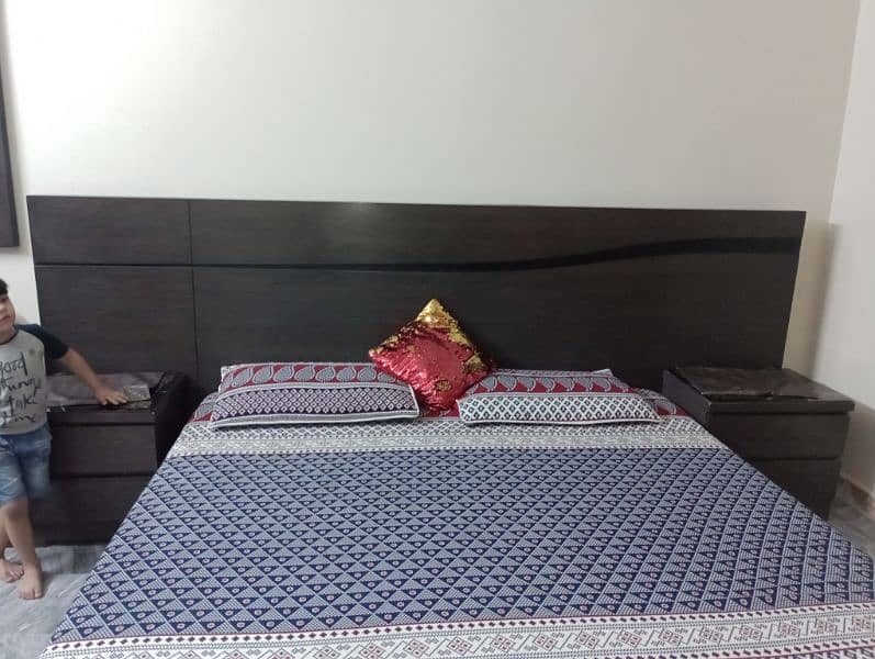 bed set  without mattress for sale 2