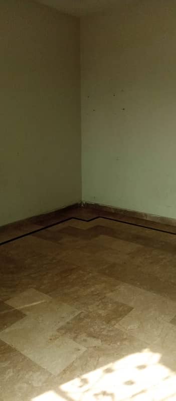 10MARLA TILE FLOORING UPPER PORTION FOR RENT IN ALLAMA IQBAL TOWN 1