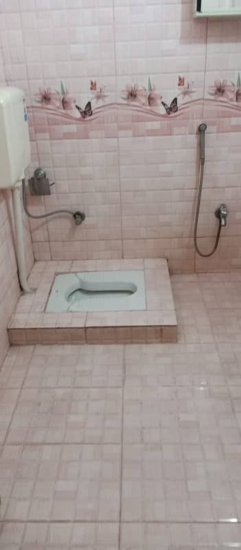 10MARLA TILE FLOORING UPPER PORTION FOR RENT IN ALLAMA IQBAL TOWN 4