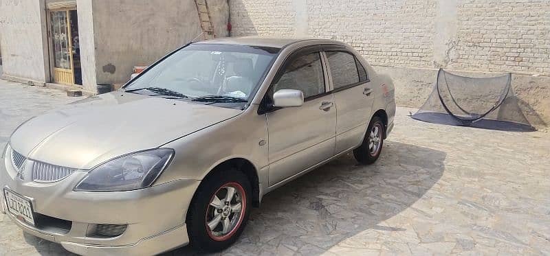 Mitsubishi Lancer 2005 3