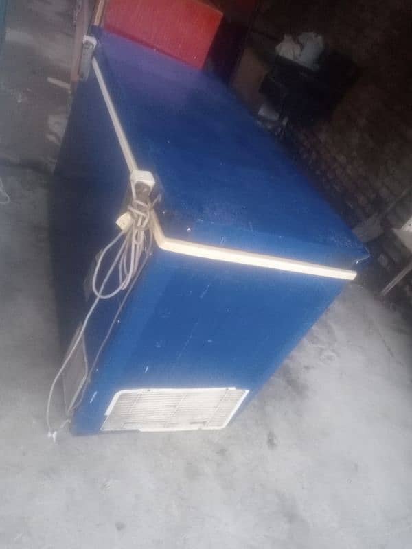 Pepsi freezer large size original condition ma ha 2