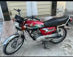 HONDA CG125 SCRATCH LESS BIKE . LIKE AS NEW 0