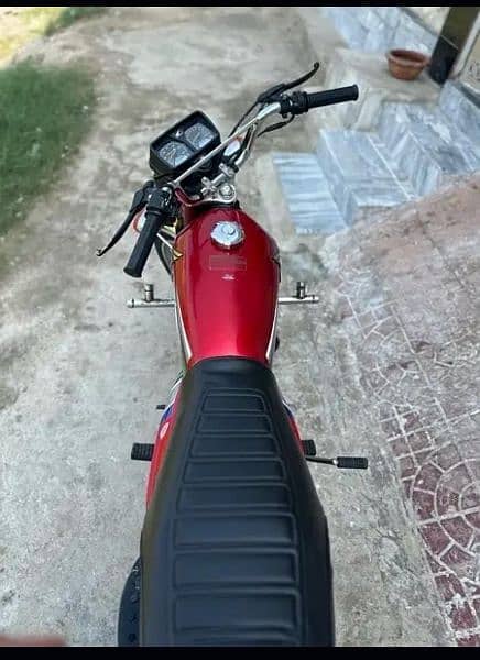 HONDA CG125 SCRATCH LESS BIKE . LIKE AS NEW 3